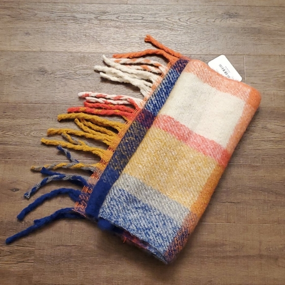 86"x18" OVERSIZED Plaid Scarf / Wrap - Picture 5 of 9